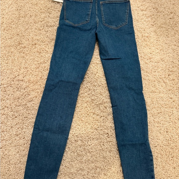 Zara Women’s size 2 jeans NWT - Picture 2 of 4